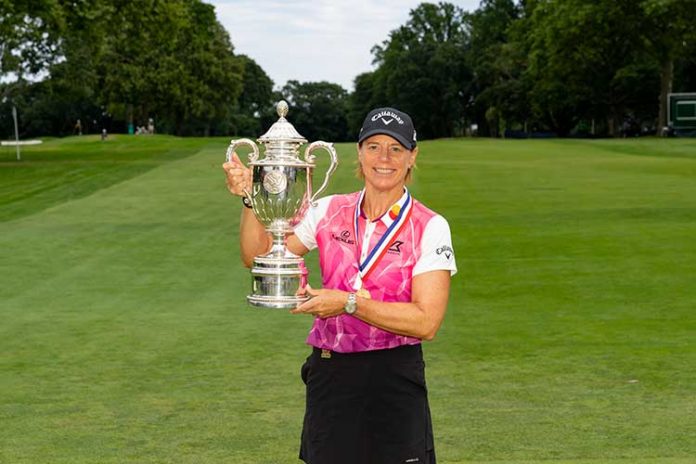 Annika_Sorenstam_US_Senior_Women_Open_Trophy