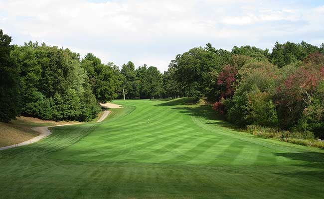 Play Westfield Golf Today - Shaker Farms Country Club