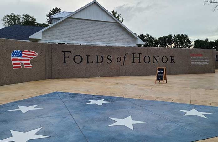 AmericanDunes_Golf_Club_Grand_Haven_MI_Folds_Honor